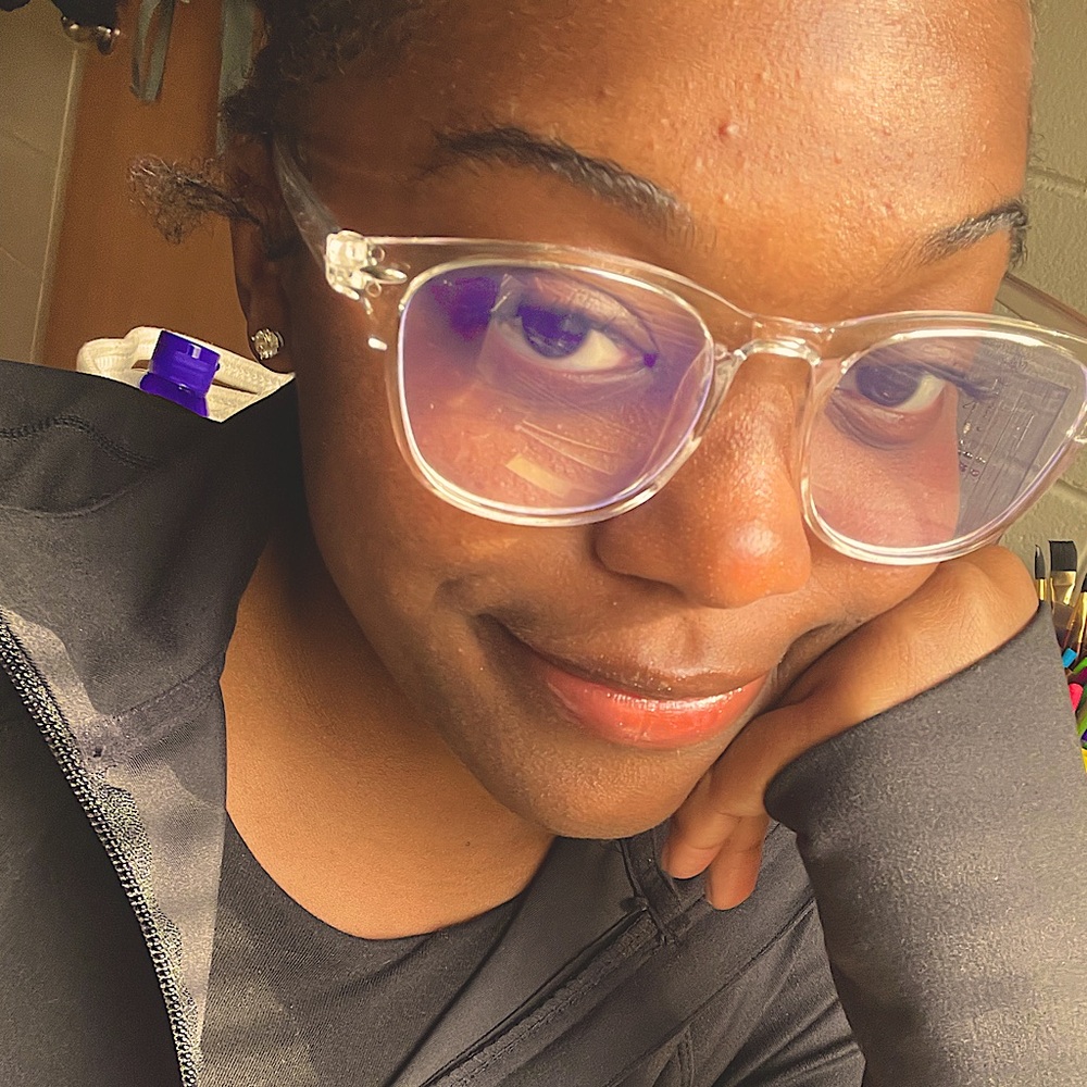 Meet your Posher, Kenni